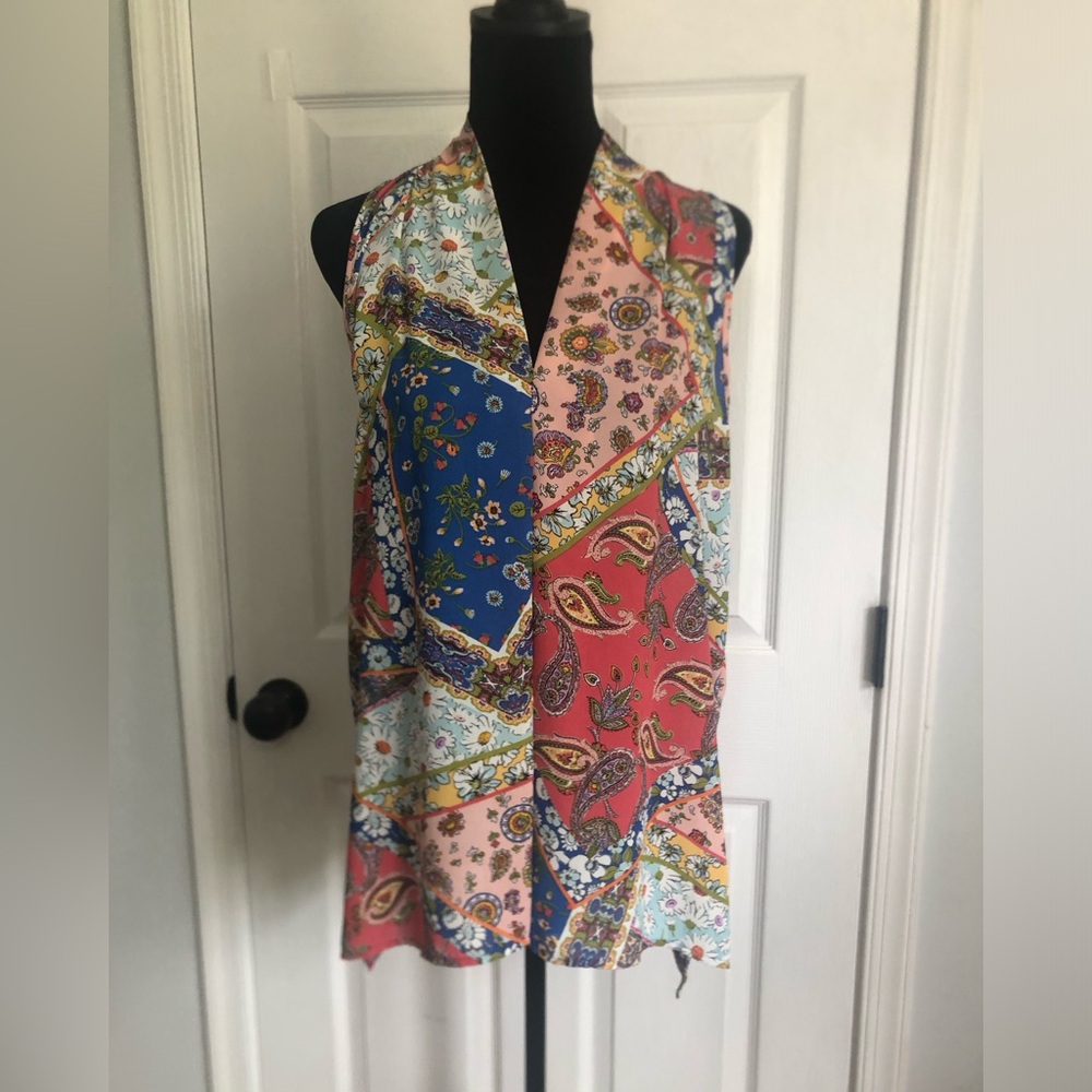 Floral And Ivy Sleeveless Top Blouse Size M NWT